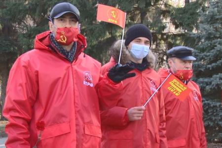 7 ноября в Омске: «Да здравствуют те люди, которые готовы бороться за идеалы коммунизма!»