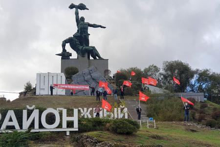 В.И. Ленин: "Только такие массовые движения заслуживают названия действительно революционных актов и способны внушить действительное ободрение тем, кто борется за русскую революцию"