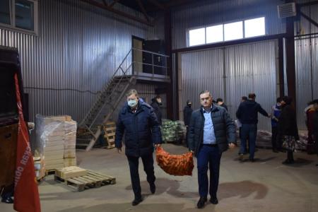 Подмосковные коммунисты отправили продукты питания для детей войны, а также малоимущим и многодетным семьям в городские округа региона