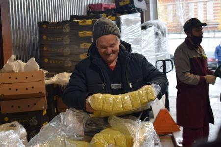 Подмосковные коммунисты отправили продукты питания для детей войны, а также малоимущим и многодетным семьям в городские округа региона