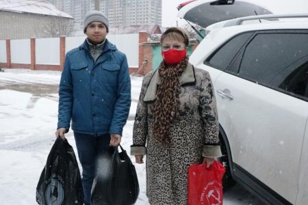 Саратовская область. В канун Дня матери Ольга Алимова посетила многодетные семьи