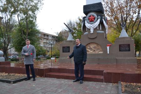 Астраханские коммунисты торжественно отметили 103-ю годовщину Великого Октября