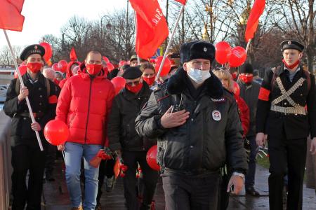 Санкт-Петербург. Ограничения не помешали коммунистам отметить годовщину Великого Октября