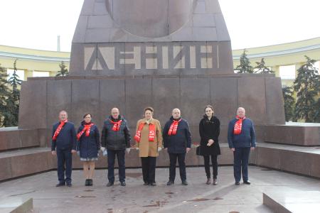 В Волгоградской области коммунисты отметили  годовщину Великого Октября