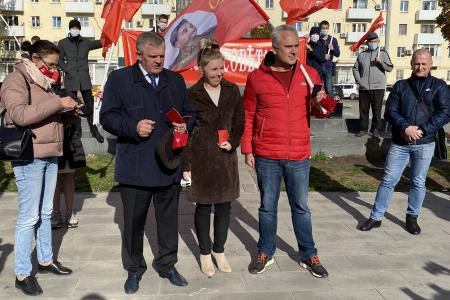 В Ростове участники пикета 7 ноября предложили отправить правительство на Колыму