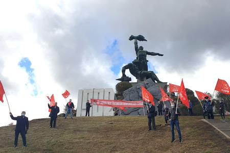 В.И. Ленин: "Только такие массовые движения заслуживают названия действительно революционных актов и способны внушить действительное ободрение тем, кто борется за русскую революцию"
