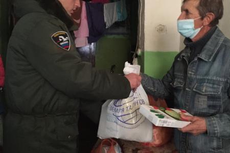 Севастопольские комсомольцы, коммунисты, представители ВЖС"Надежда России", участники конкурса "Земля талантов" провели доставку гуманитарной помощи нуждающимся сеьям