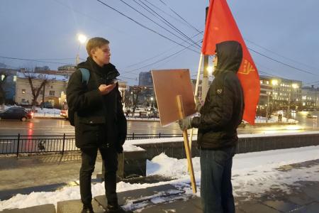 Комсомольцы Ивановской области провели серию одиночных пикетов