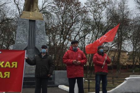 Годовщина Великого Октября в Саратовской области