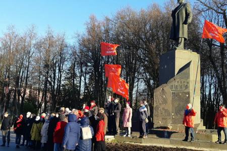 Коммунисты Новгородской области празднуют 103-ю годовщину Великого Октября