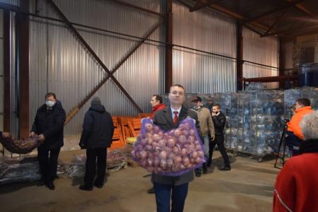 Подмосковные коммунисты отправили продукты питания для детей войны, а также малоимущим и многодетным семьям в городские округа региона