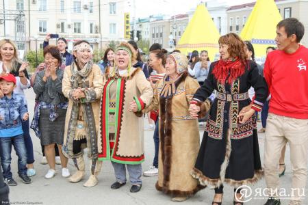 Лидер коммунистов Якутии Виктор Губарев: «Ансамбль народов Севера «Сээдьэ» должен быть воссоздан!»