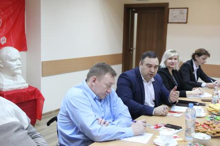Круглый стол, посвященный Международному дню инвалидов, прошел в Крыму