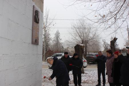 Сталинградские коммунисты почтили память депутата Госдумы Алевтины Апариной