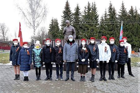 Орловская область. Памятник солдату