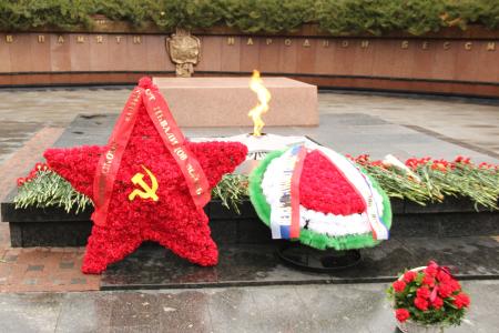 Республика Крым. В Симферополе отмечается День неизвестного солдата