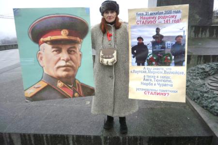 В канун новогодних праздников лидеру якутских коммунистов Виктору Губареву пришли письма от товарищей с Украины и Донбасса