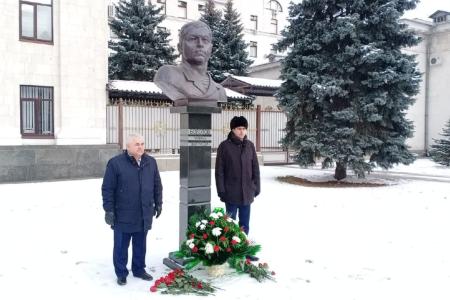 Делегация КПРФ во главе с К.К Тайсаевым в преддверии Нового 2021 года посетила Луганскую Народную Республику