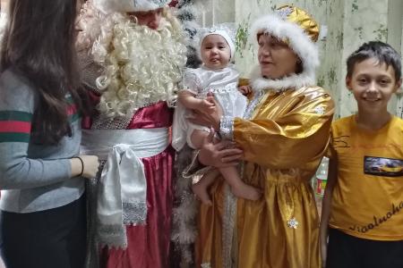 Краснодарский край. Коммунисты проводят новогоднюю благотворительную акцию