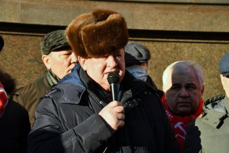 "Нет дистанту!". Встреча депутатов фракции КПРФ с избирателями