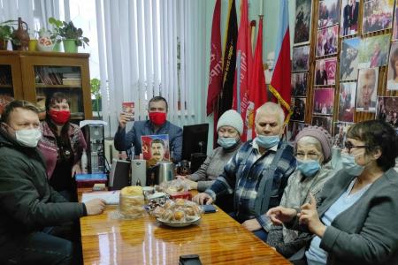 Новгородские коммунисты отметили очередную годовщину со дня рождения И В Сталина