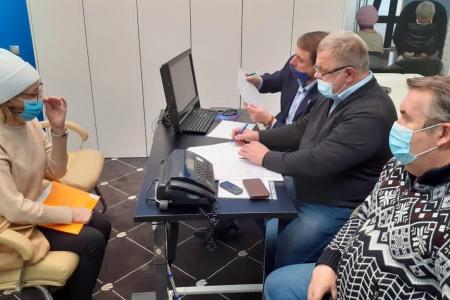 Московская область. Депутат-коммунист Александр Наумов провел прием граждан в Ступино и наградил волонтеров