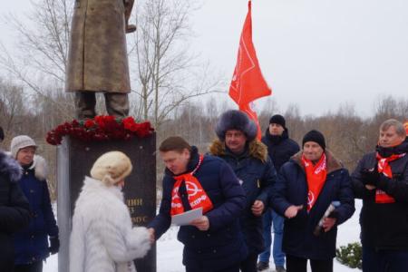 Нижний Новгород. НРО КПРФ отметило 141-ю годовщину со Дня рождения И.В. Сталина