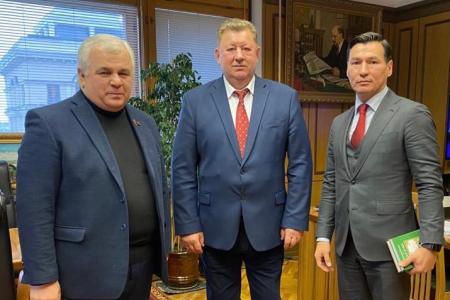 Г.А. Зюганов и В.И. Кашин в Госдуме провели встречу с Главой Республики Калмыкия Б.С. Хасиковым