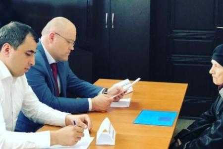 Депутат КПРФ А.Ж. Бифов оказал материальную помощь гражданам, оказавшимся в сложной жизненной ситуации