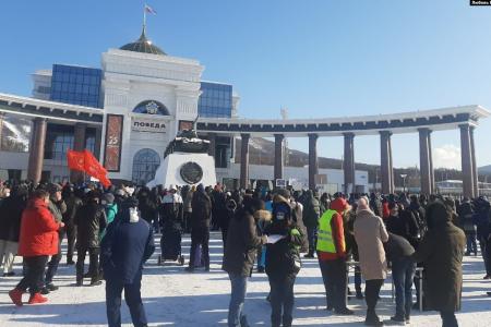 Южно-Сахалинск. КПРФ присоединилась к митингу работников Сахалинской механизированной колонны №68