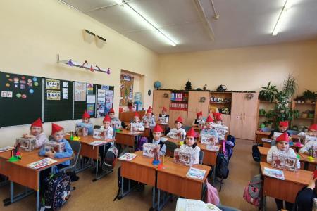 Комсомольцы Москвы поздравили столичных пионеров с наступающим Новым годом