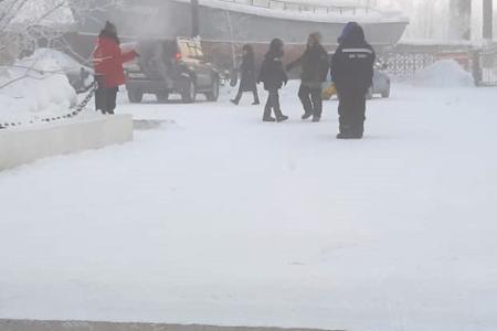 Республика Саха (Якутия). Молодые коммунисты провели пикеты против увольнения рабочего Игоря Бугаенко