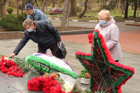 Республика Крым. В Симферополе отмечается День неизвестного солдата