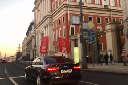 Коммунисты провели автопробег по улицам Москвы