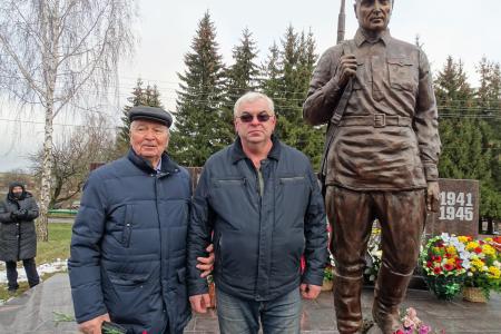 Орловская область. Памятник солдату