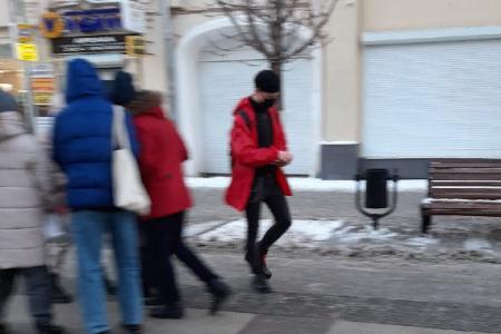 Саратовские коммунисты и комсомольцы поздравили горожан с наступающими новогодними праздниками