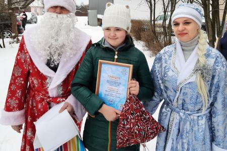 Ивановская область. Новогодние персонажи наградили кинешемских талантливых детей