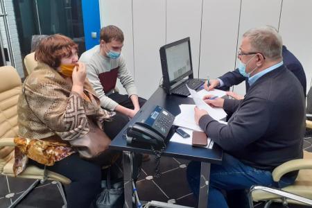 Московская область. Депутат-коммунист Александр Наумов провел прием граждан в Ступино и наградил волонтеров