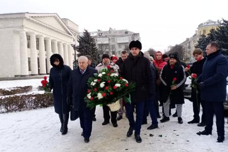 Делегация КПРФ во главе с К.К Тайсаевым в преддверии Нового 2021 года посетила Луганскую Народную Республику