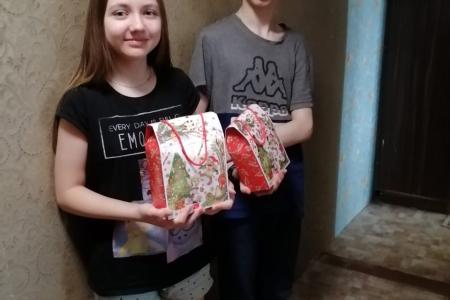 Московская область. Подмосковные коммунисты дарят радость детям в канун Нового года