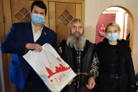Тульская область. Депутат-коммунист Алексей Лебедев поздравил ветеранов Великой Отечественной войны с наступающим Новым годом