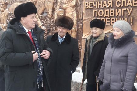 В канун новогодних праздников тюменские коммунисты активизировали свою работу