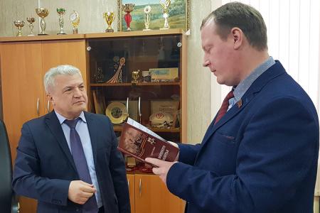 Лидер ивановских коммунистов поздравил партийный актив области с новогодними праздниками