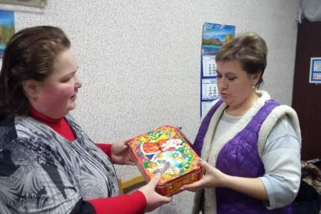 Нижегородская область. Активисты КПРФ и женской организации «Надежда России» при поддержке депутата Владимира Блоцкого подарили две тысячи подарков детям