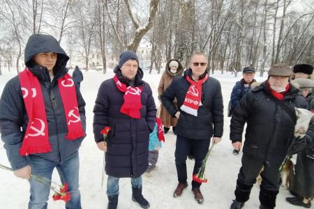 Костромские коммунисты почтили память Владимира Ильича Ленина