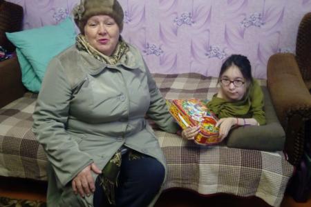 Нижегородская область. Активисты КПРФ и женской организации «Надежда России» при поддержке депутата Владимира Блоцкого подарили две тысячи подарков детям