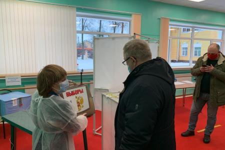 Московская область. Секретарь МК КПРФ Александр Наумов посетил избирательные участки в Коломне