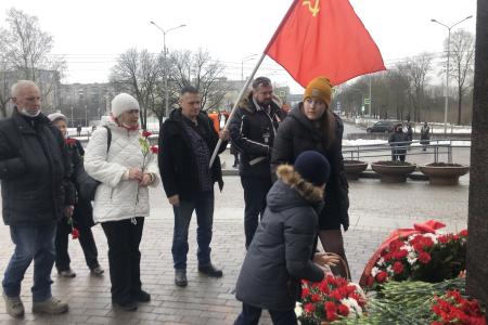 Петербургские коммунисты почтили подвиг блокадного Ленинграда