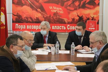 Псковские коммунисты подвели итоги социалистического соревнования