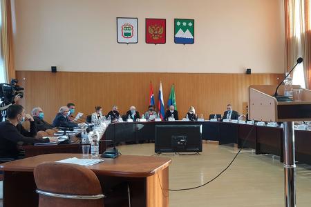 Лидер амурских коммунистов Роман Кобызов с рабочим визитом посетил Белогорск
